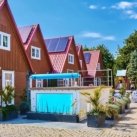 Kompleks Wypoczynkowy Pomerania Z Podgrzewanym Basenem 30 Metrow Do Morza Rewal Exteriör bild