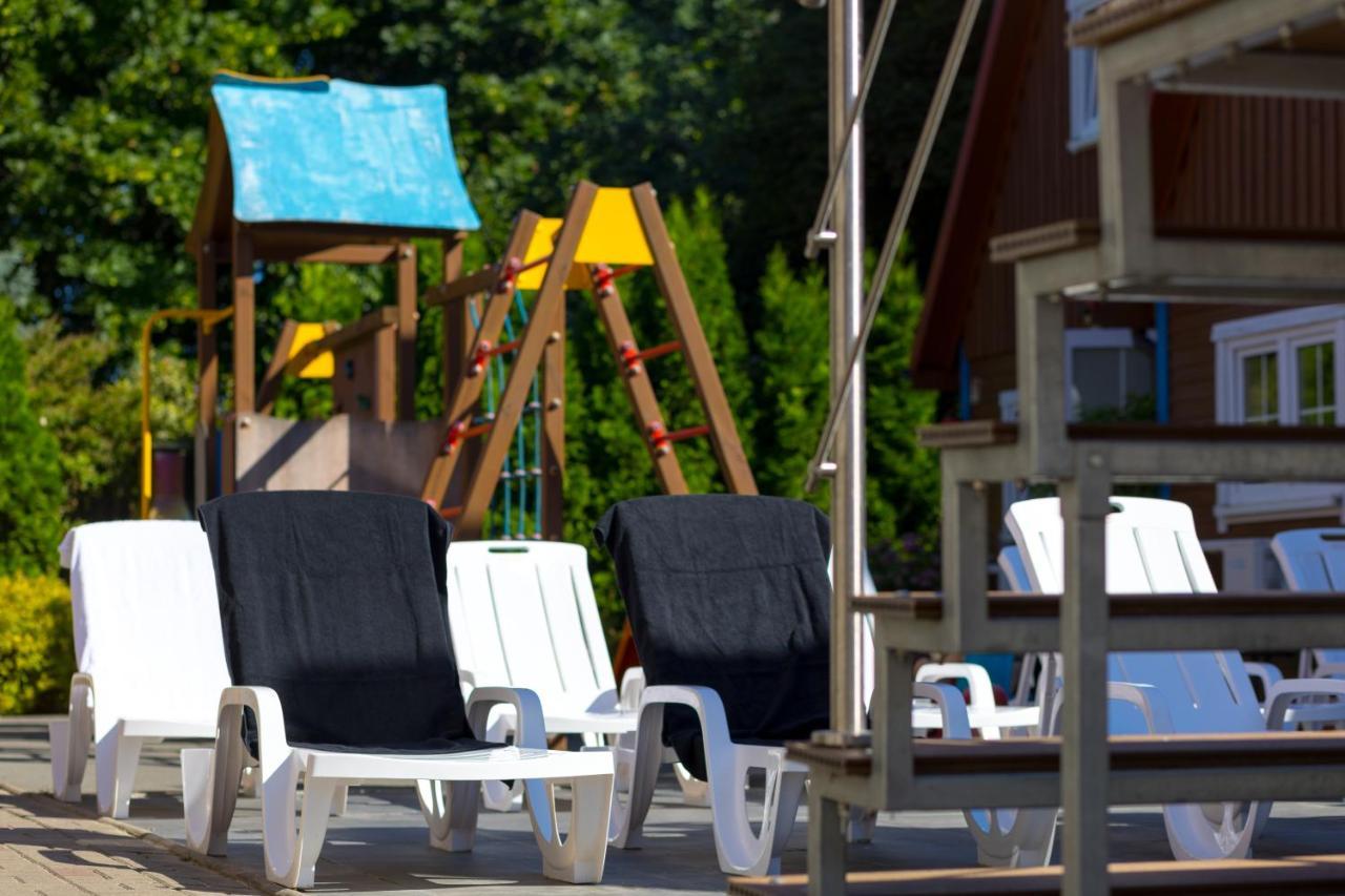 Kompleks Wypoczynkowy Pomerania Z Podgrzewanym Basenem 30 Metrow Do Morza Rewal Exteriör bild